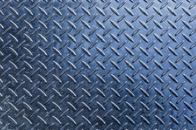 角パイプに使用されるめっき加工の種類と特徴